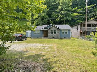 4022 Blacklog Rd, Inez, KY 41224