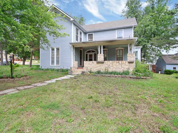 26 N Chautauqua St, Council Grove, KS 66846