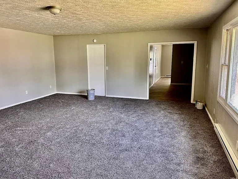 203 W Paulette Ave — Photo 5