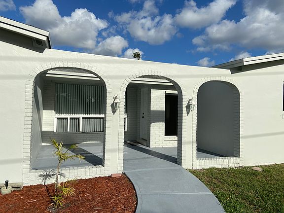 4th image of 5240 SW 88th Ter