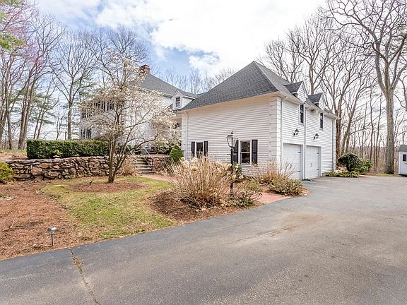 5th image of 120 Kensington Dr