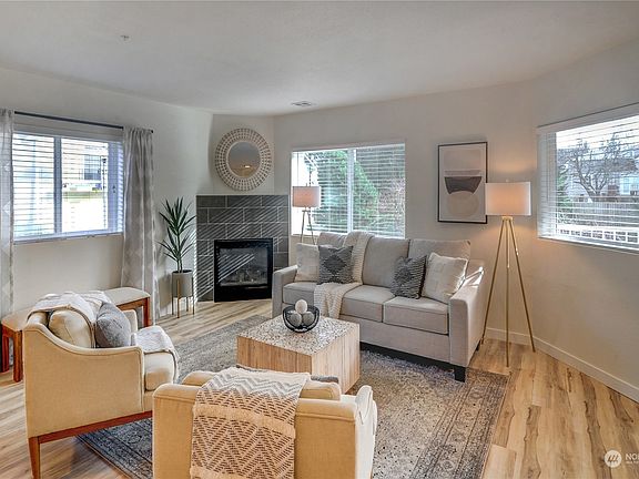 4th image of 1318 37th Street #1202
