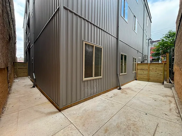 675 N 41st St #1 — Photo 5