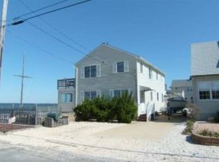 31 W Bayberry Dr, Brant Beach, NJ 08008