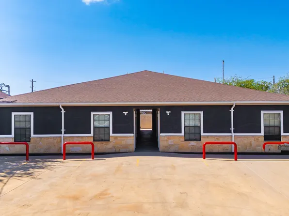 1016 Ritchie Rd, Eagle Pass, TX 78852