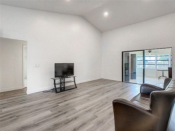 4th image of 12769 Newfield Dr