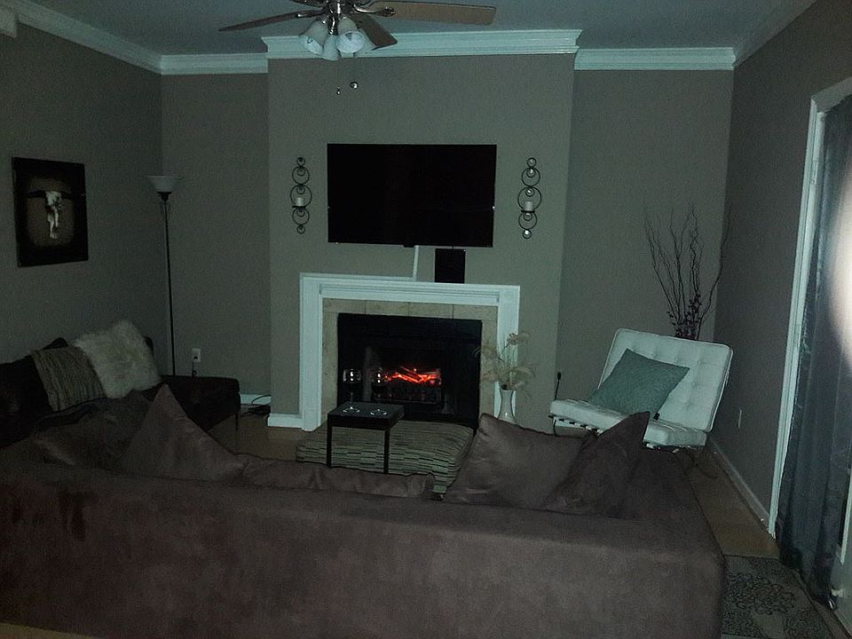 1st image of 440 2nd Ave S
