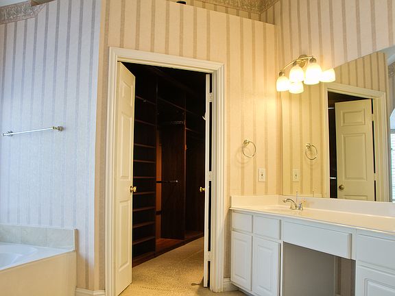 2nd image of 9123 Clearhurst Dr