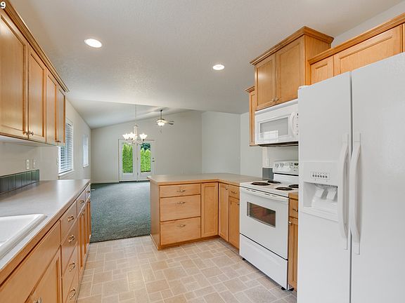 5th image of 6202 NE 57th Ave