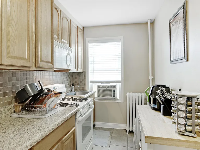 342 2nd St #3 — Photo 8