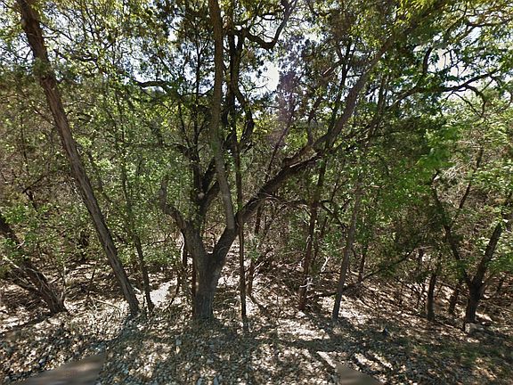 4th image of 1722 Trail Pass Dr