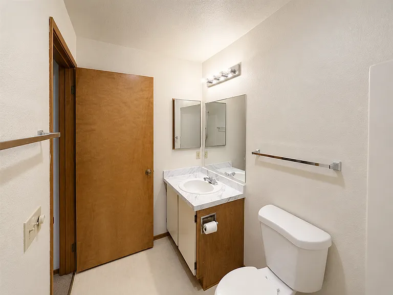 Shorecrest Apartments — Photo 16