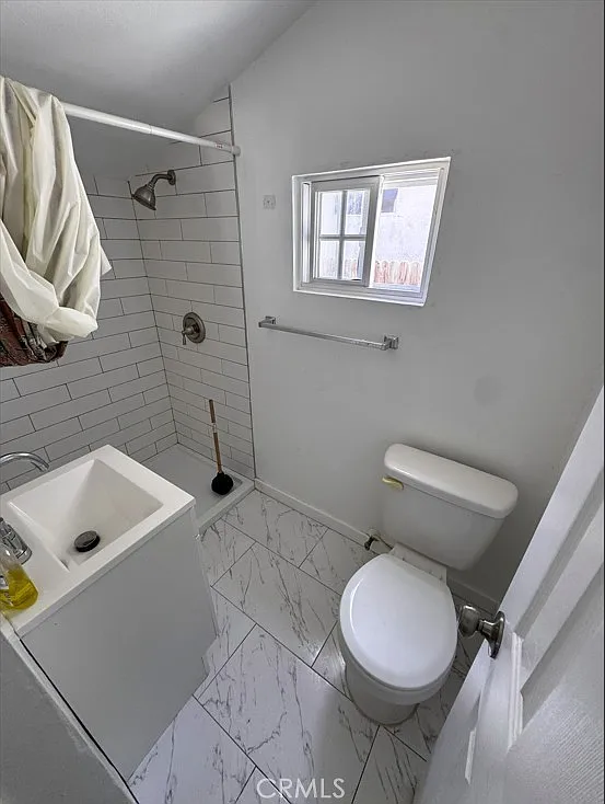 3 bed, 720 sqft, $3,295 — Photo 4