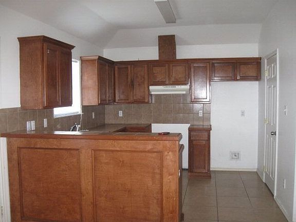 5th image of 427 Dulce Dr