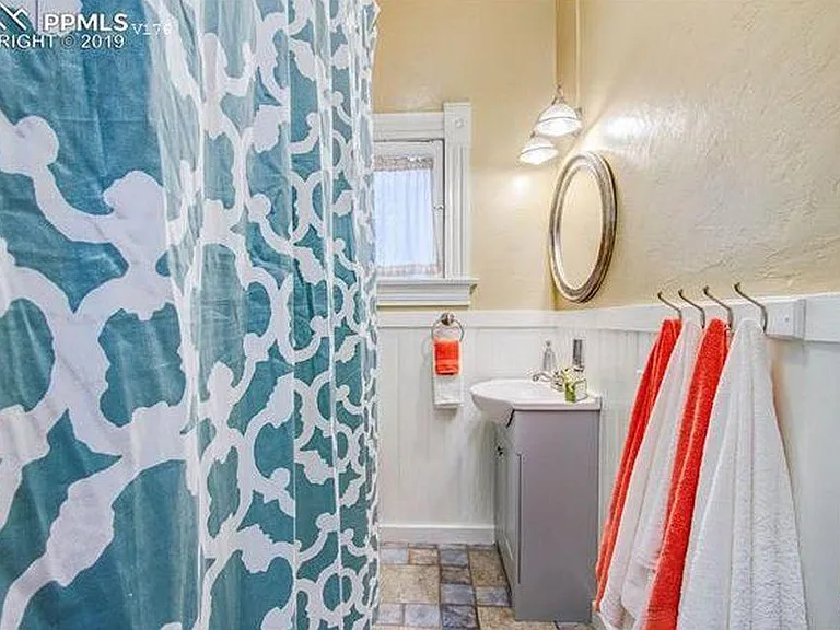 716 N Walnut St — Photo 7