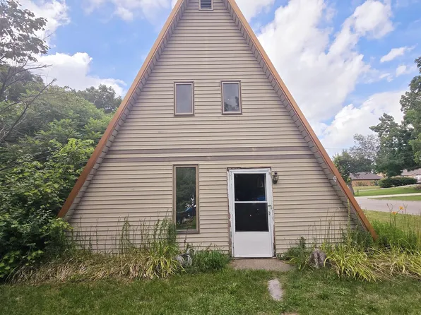 1402 Jefferson St, Rochester, IN 46975