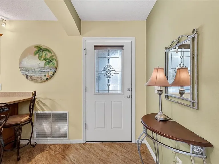1258 Estill Ave — Photo 8