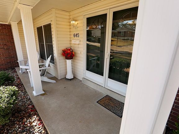 3rd image of 645 Meadowgrass Dr
