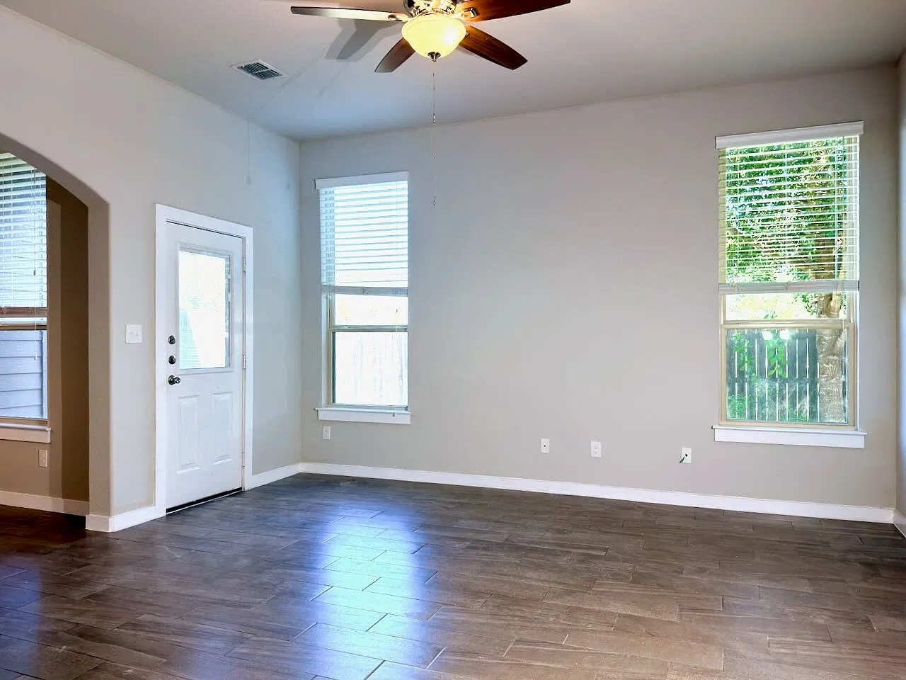 3 bed, 2.5 bath, 1765 sqft, $1,750 — Photo 2