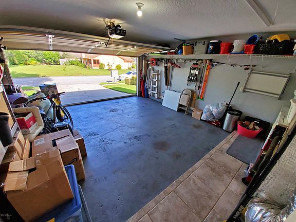5th image of 307 Hickory Hollow Dr N