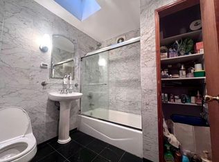 55 Avenue 137 St #2, Flushing, NY 11355