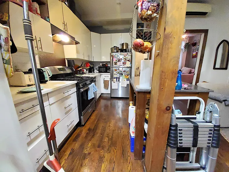 758 Willoughby Ave #2 — Photo 9