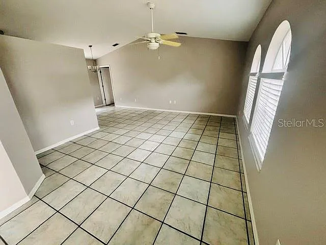 2830 Ascot Ln — Photo 4