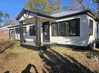 360 N Lewis St, Metter, GA 30439