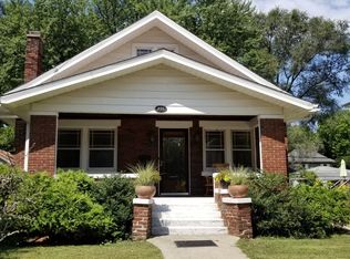 831 S 4th St, Aurora, IL 60505