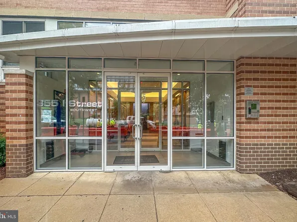 355 I St SW APT 304, Washington, DC 20024