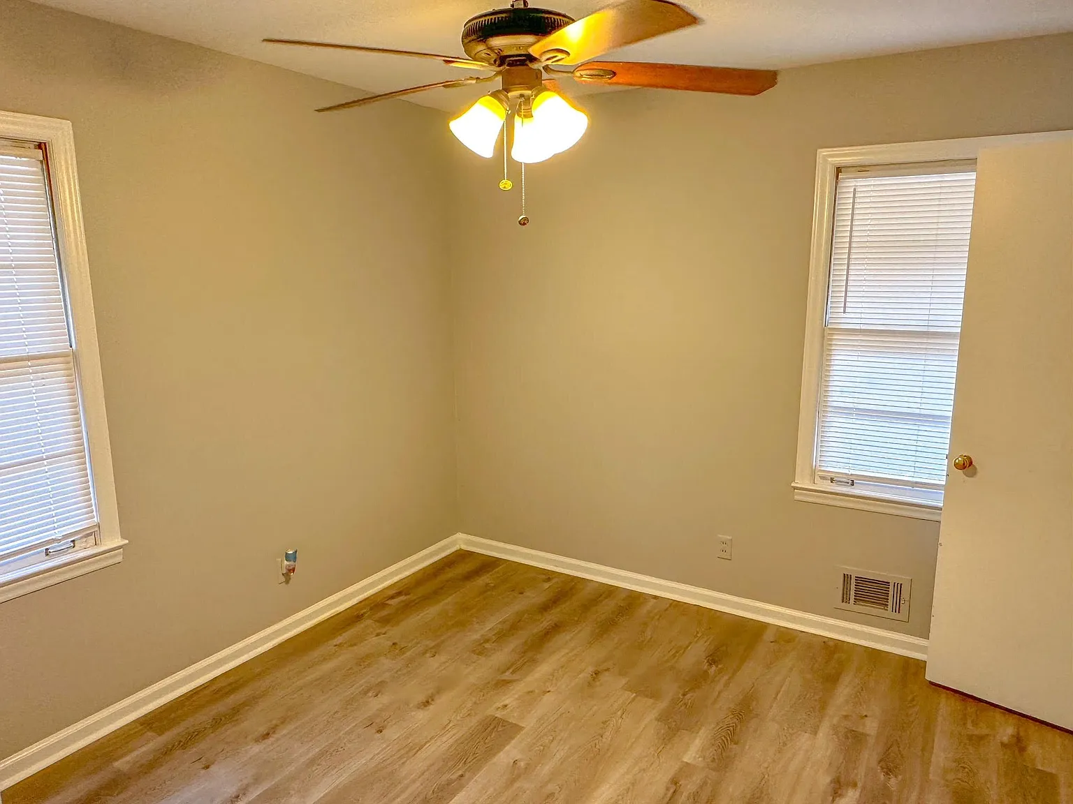 3 bed, 2.5 bath, $1,225 — Photo 3