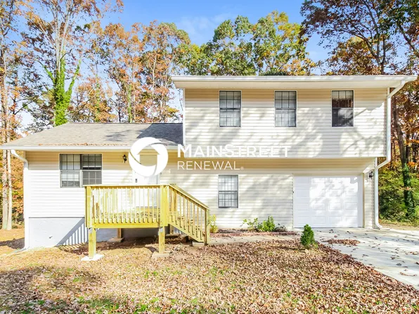 2210 Davis Oaks Ct, Stone Mountain, GA 30087