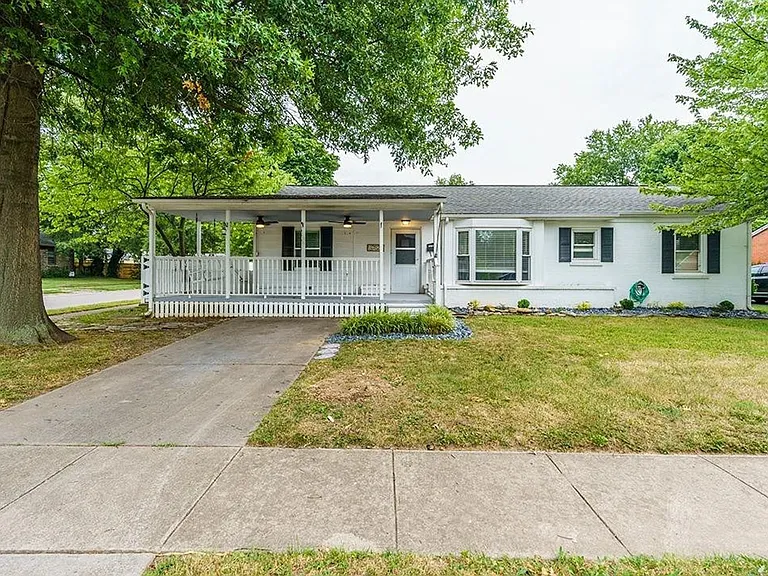 493 Barkley Dr — Photo 1