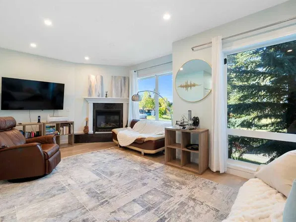 2031 N 26th Ave SW #1, Calgary, AB T2T 1E5