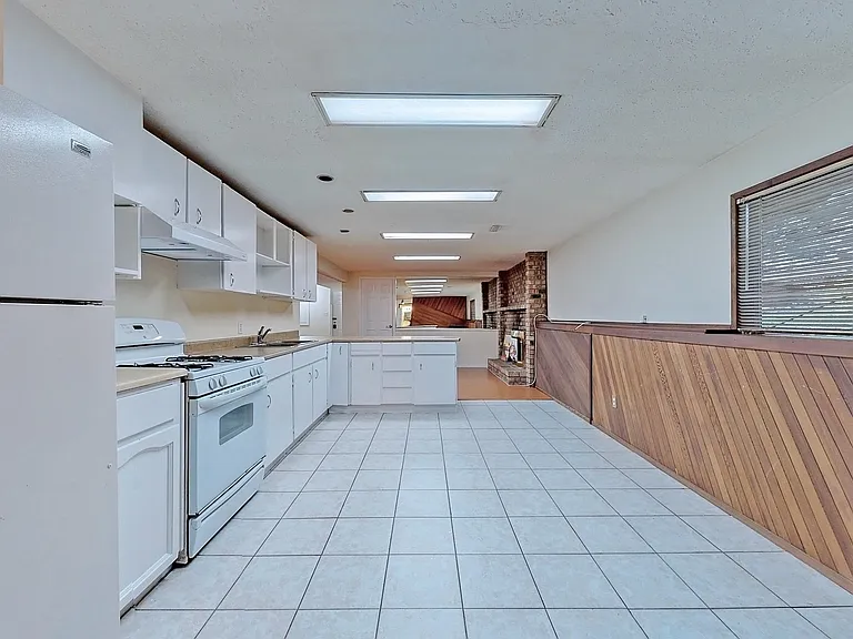 768 Como Lake Ave — Photo 11