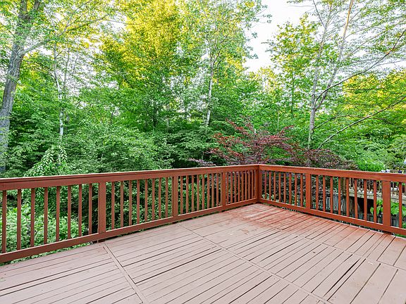 Deck w/view to Late Accotink Park