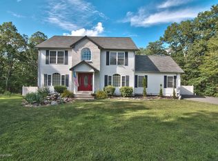 586 Sycamore Ln, East Stroudsburg, PA 18302