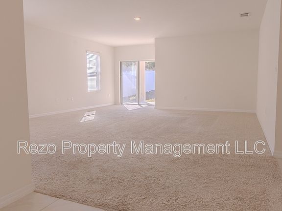 5th image of 703 Stonewall Ln