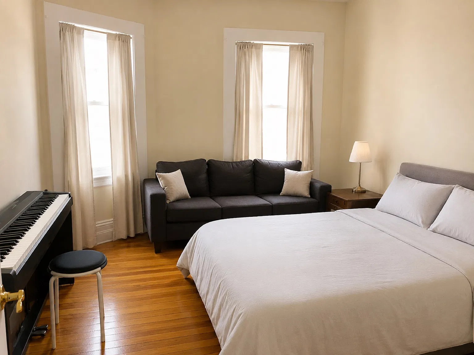132.5 Oxford Street Apartments — Photo 2