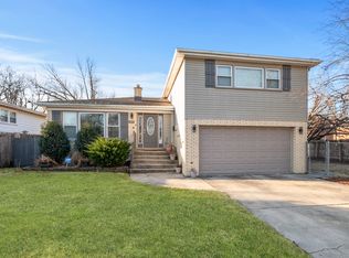 615 E 152nd St, Dolton, IL 60419