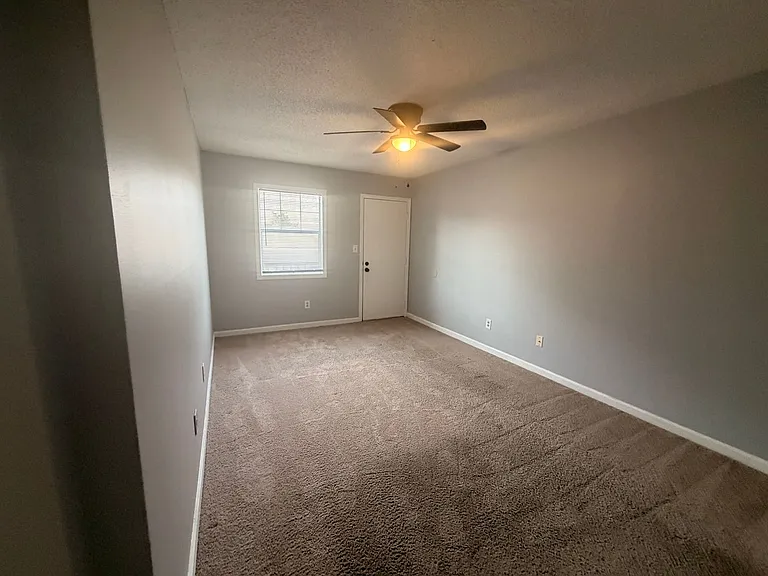 317 Pineview Dr — Photo 12