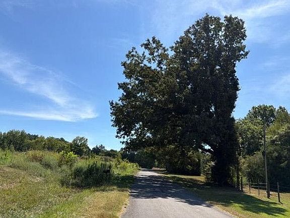 4th image of 1644 Mills Darden Rd