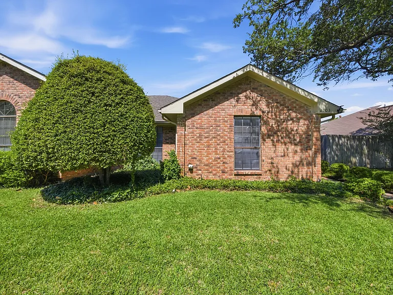 2103 Overview Ln — Photo 4