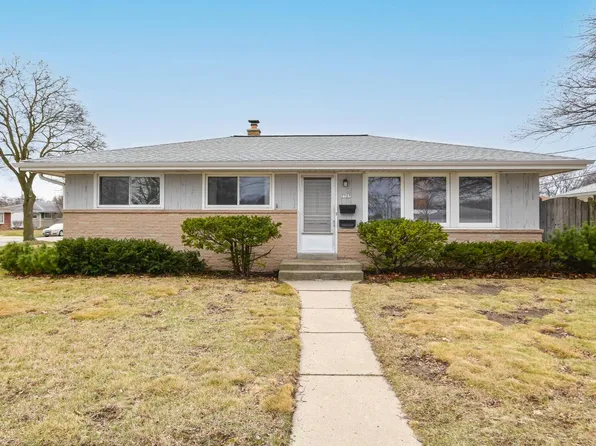 7707 West Wilbur AVENUE, Milwaukee, WI 53220
