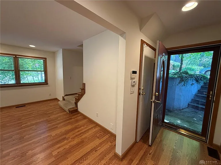 2162 Willowgrove Ave — Photo 4