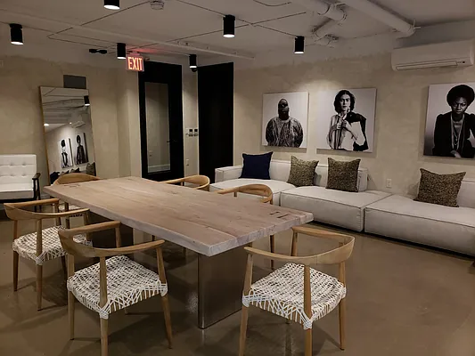 Rented by Lodger Corp | media 45