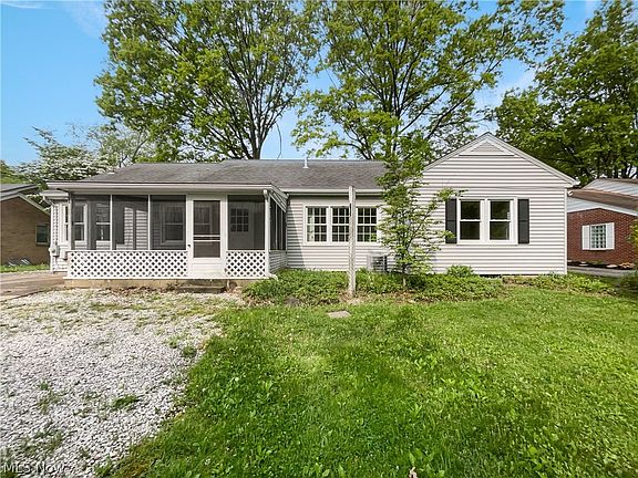 5th image of 433 Woodland Ave