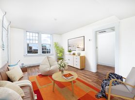 Sunset Heights - 412 W Yandell Street