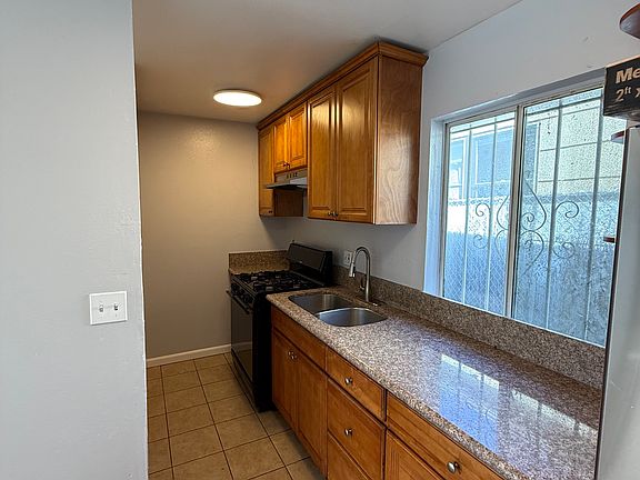 4th image of 4156 52nd St