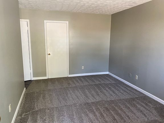 2nd image of 467 Alden Ave #4